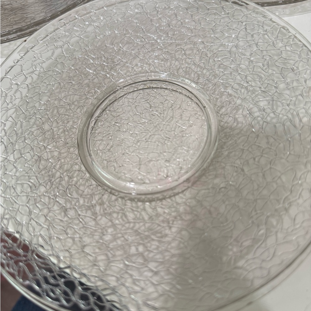 L. E Smith 4 Cracky Clear Glass 7 1/4 inch Salad Plate Light UV Glow Depression